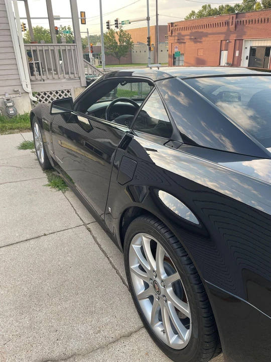 2006 Cadillac XLR-V - Image 28 of 31