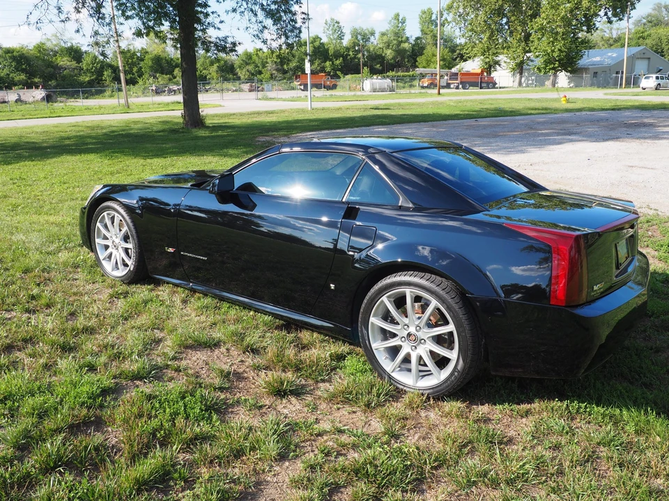 2006 Cadillac XLR-V - Image 10 of 31
