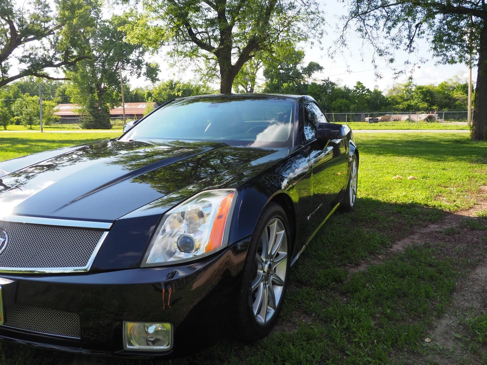 2006 Cadillac XLR-V - Image 17 of 31