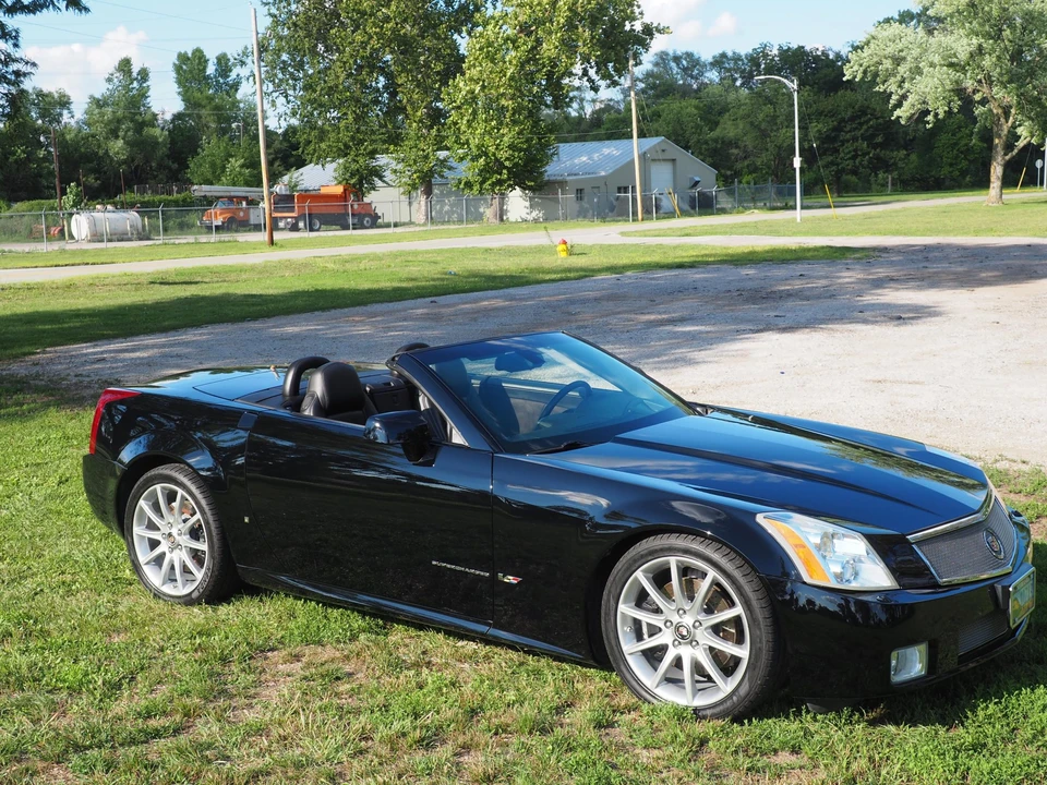 2006 Cadillac XLR-V - Image 4 of 31