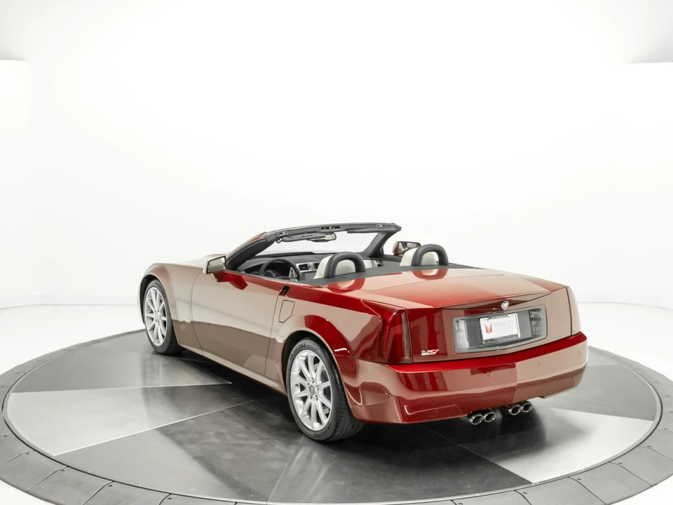 2006 Cadillac XLR-V - Image 9 of 31
