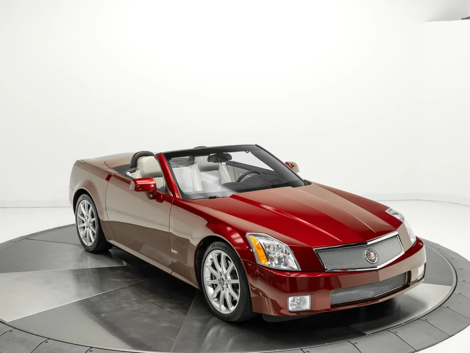 2006 Cadillac XLR-V - Image 14 of 31