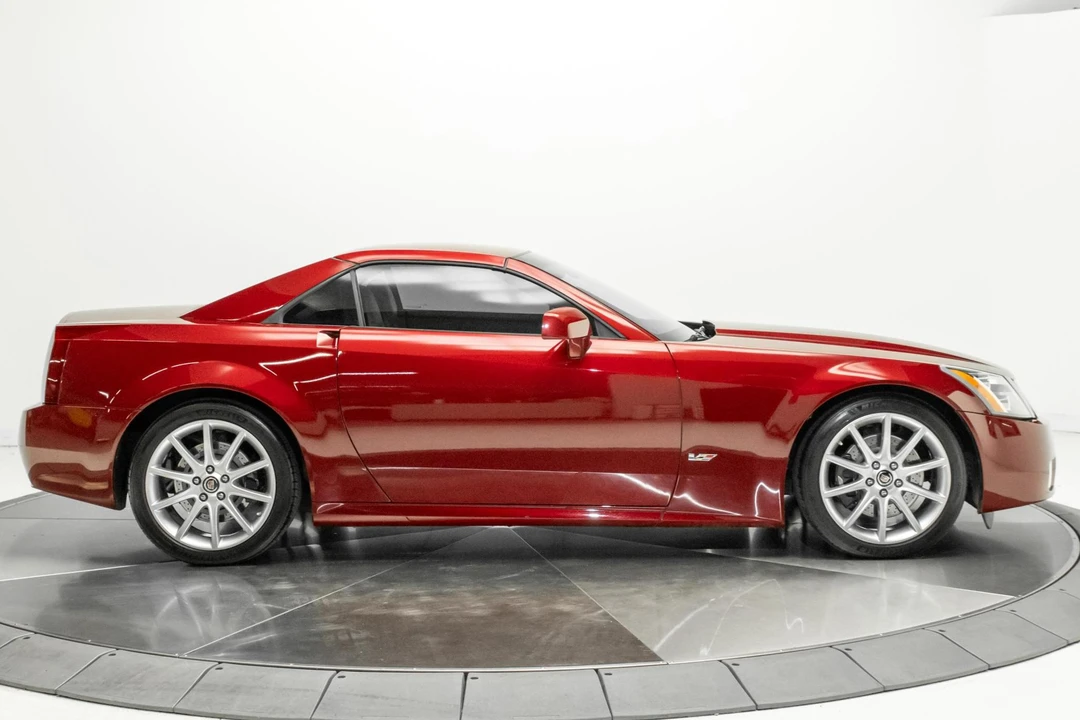2006 Cadillac XLR-V - Image 3 of 31