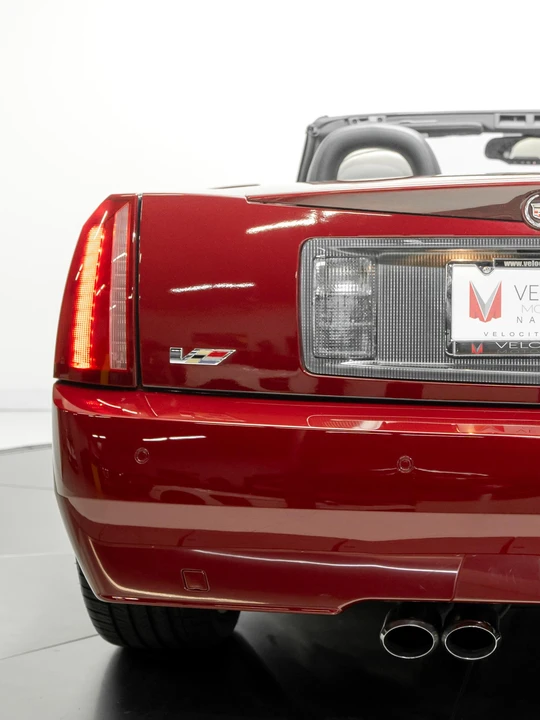 2006 Cadillac XLR-V - Image 28 of 31