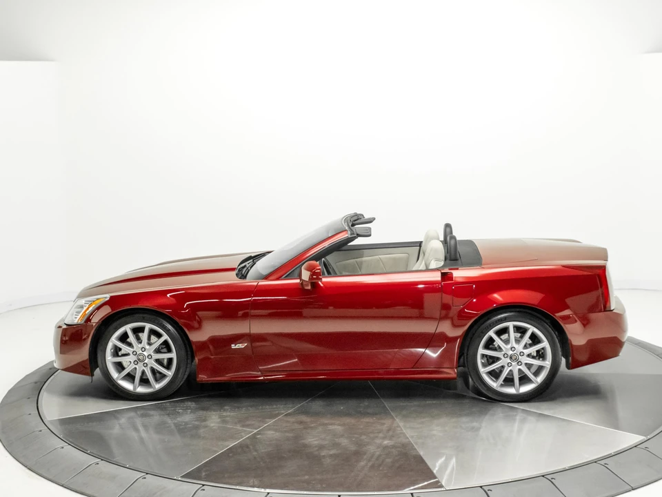 2006 Cadillac XLR-V - Image 8 of 31