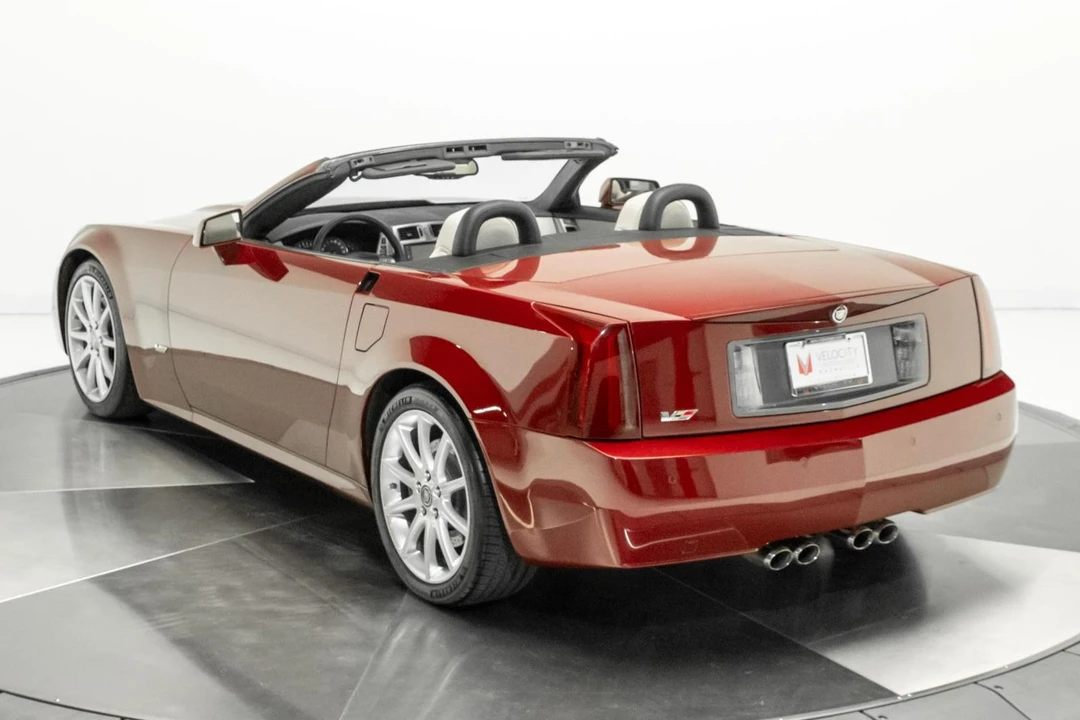 2006 Cadillac XLR-V - Image 4 of 31