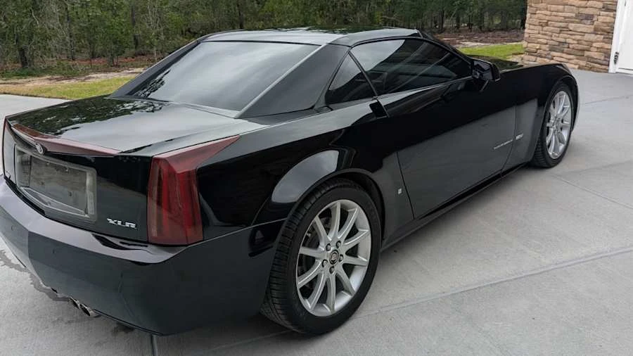 2006 Cadillac XLR-V - Image 12 of 31