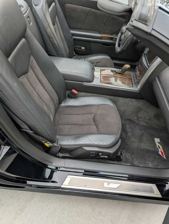 2006 Cadillac XLR-V - Image 29 of 31