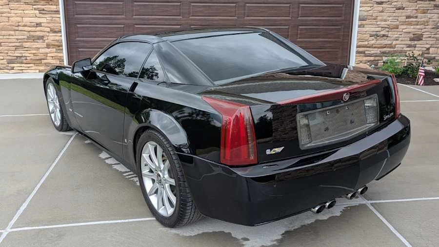 2006 Cadillac XLR-V - Image 16 of 31