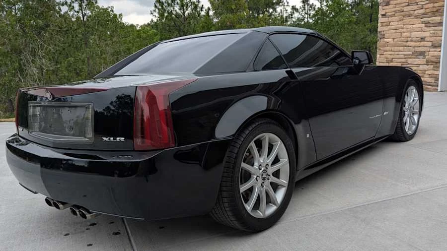 2006 Cadillac XLR-V - Image 14 of 31