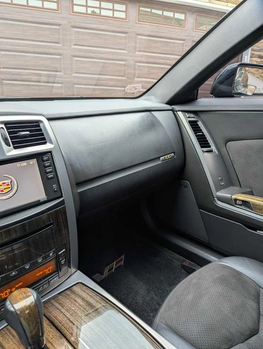 2006 Cadillac XLR-V - Image 22 of 31