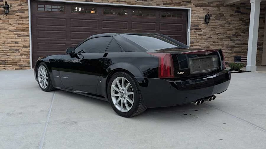 2006 Cadillac XLR-V - Image 18 of 31