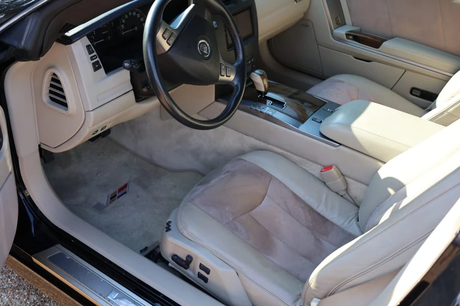 2006 Cadillac XLR-V - Image 9 of 16