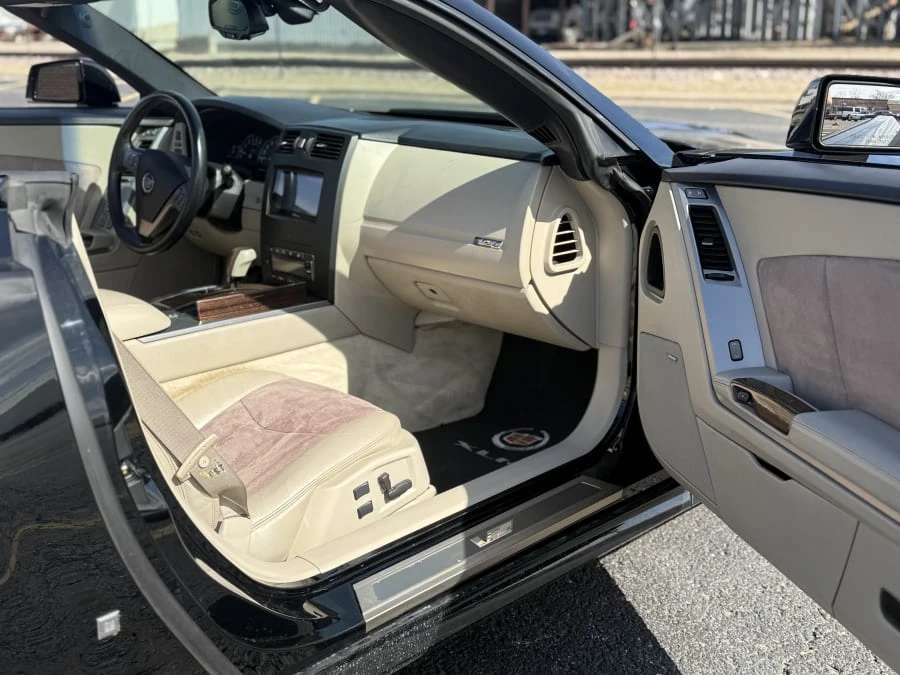 2006 Cadillac XLR-V - Image 9 of 12