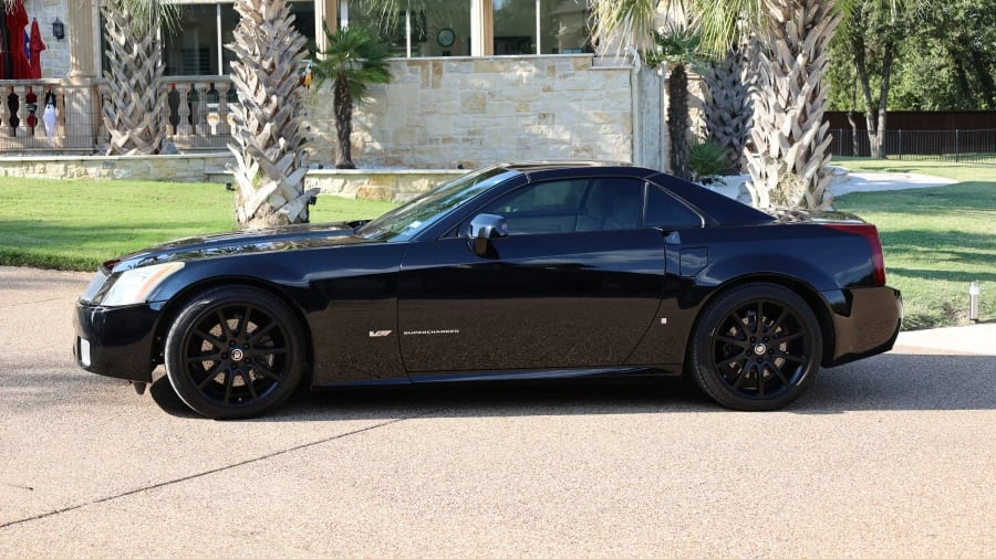 2006 Cadillac XLR-V - Image 2 of 16