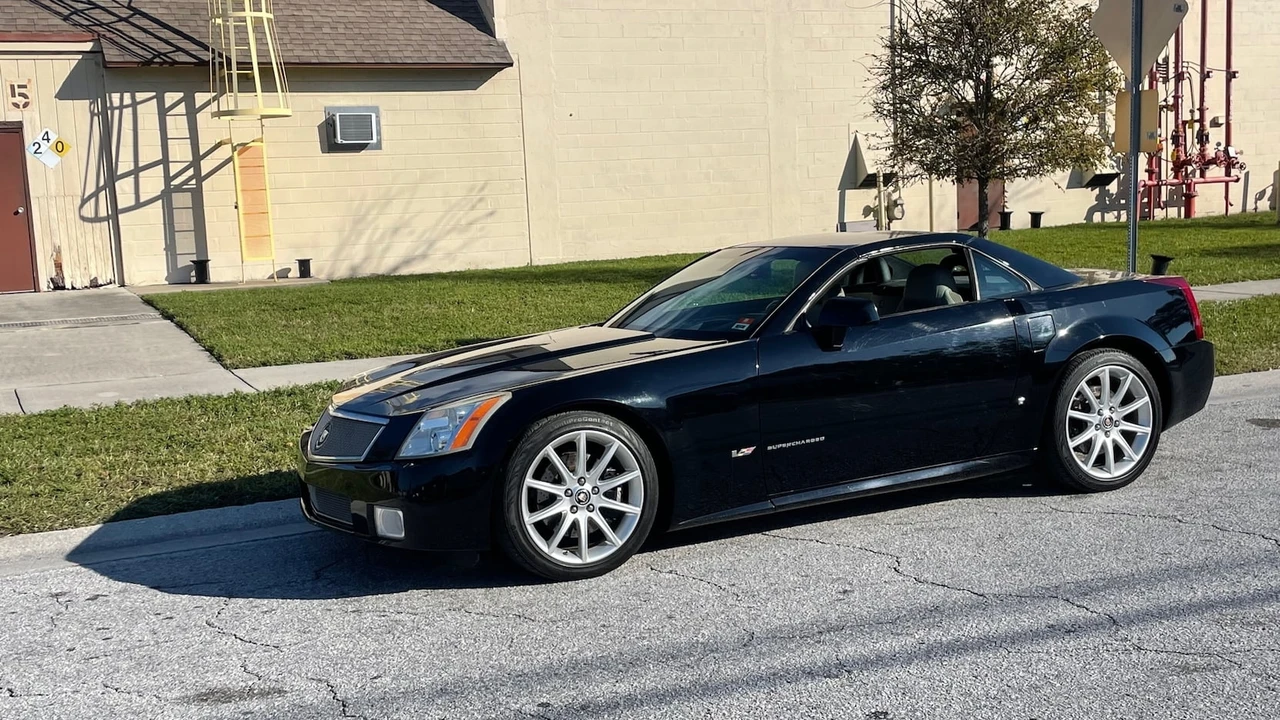 2006 Cadillac XLR-V - Image 4 of 4