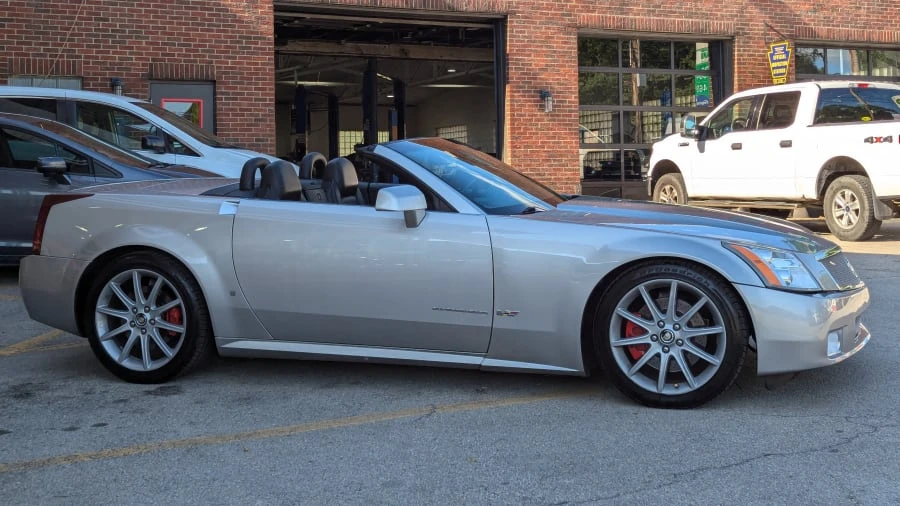 2006 Cadillac XLR-V - Image 9 of 31