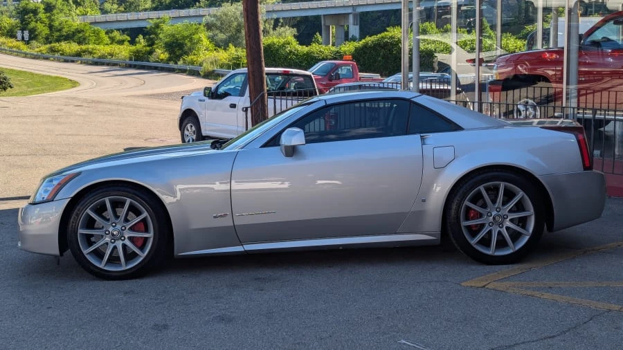 2006 Cadillac XLR-V - Image 12 of 31