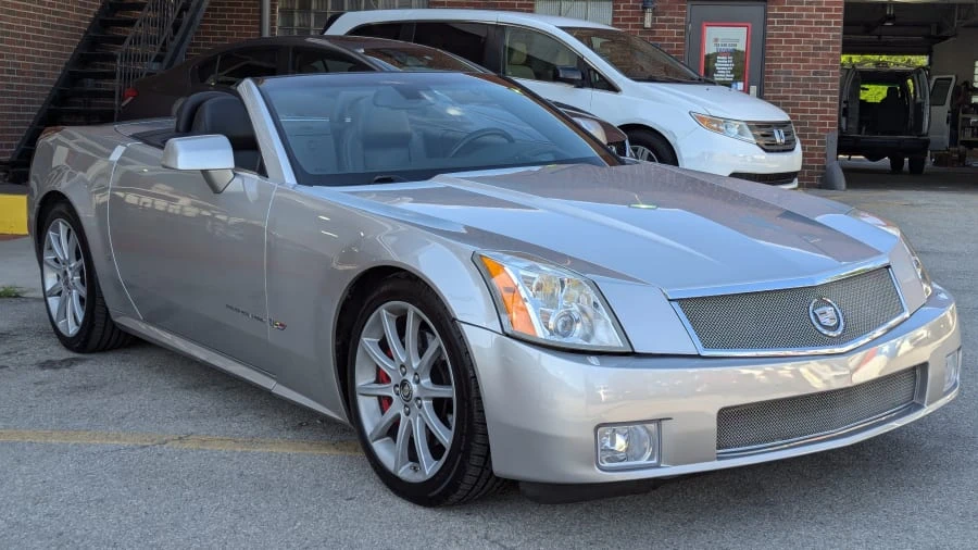 2006 Cadillac XLR-V - Image 13 of 31