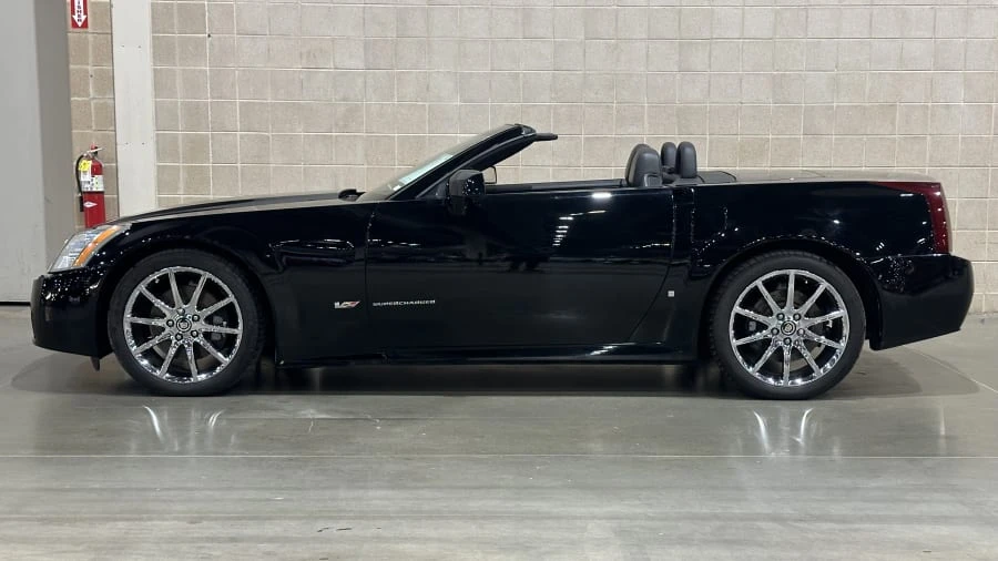 2006 Cadillac XLR-V - Image 2 of 10