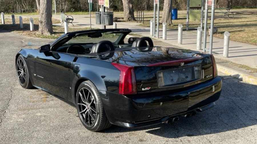 2006 Cadillac XLR-V - Image 2 of 13