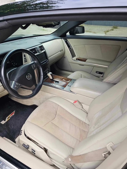 2006 Cadillac XLR-V - Image 17 of 22