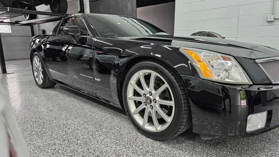 2006 Cadillac XLR-V - Image 16 of 23