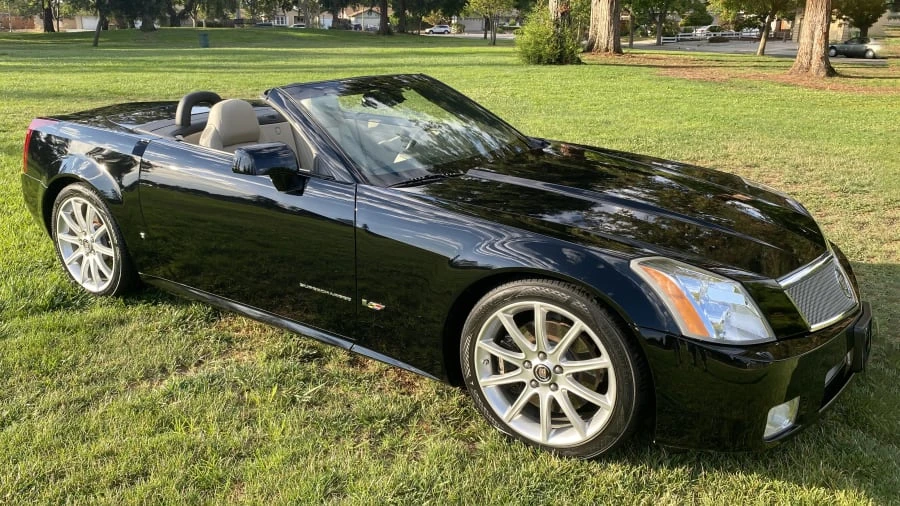 2006 Cadillac XLR-V - Image 2 of 21