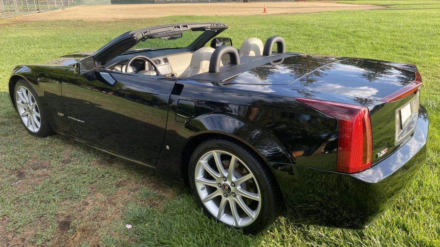 2006 Cadillac XLR-V - Image 4 of 21