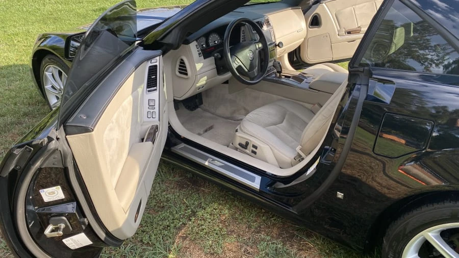 2006 Cadillac XLR-V - Image 11 of 21