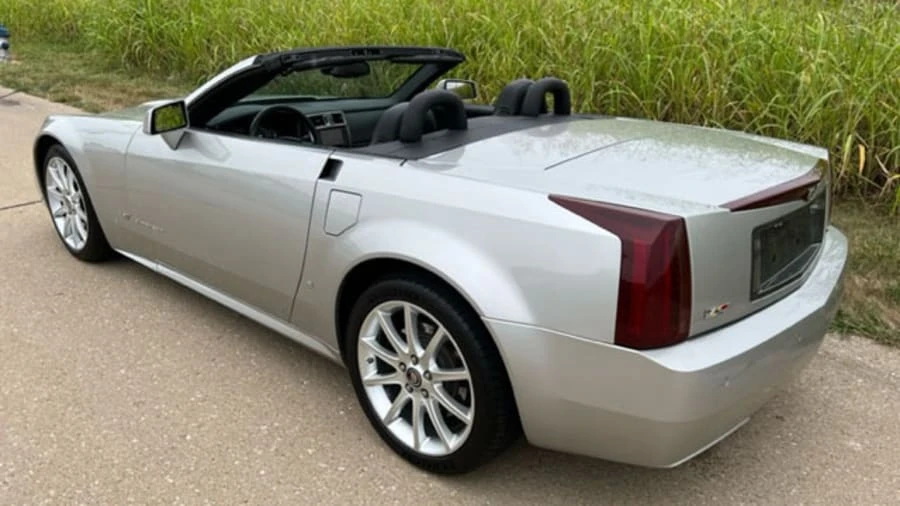 2006 Cadillac XLR-V - Image 3 of 10
