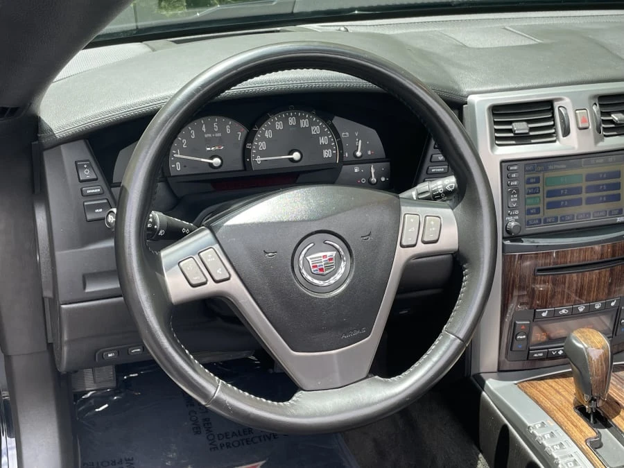 2006 Cadillac XLR-V - Image 13 of 23