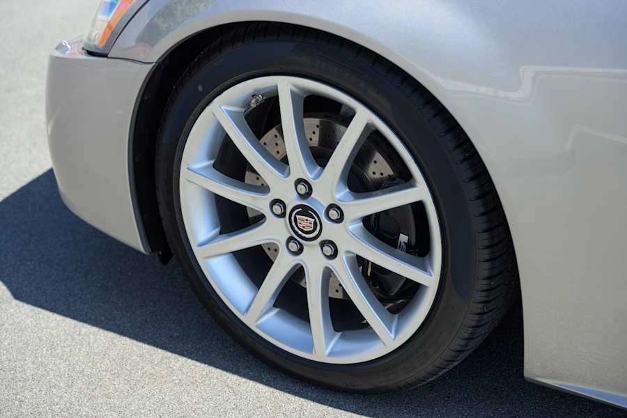 2006 Cadillac XLR-V - Image 26 of 31