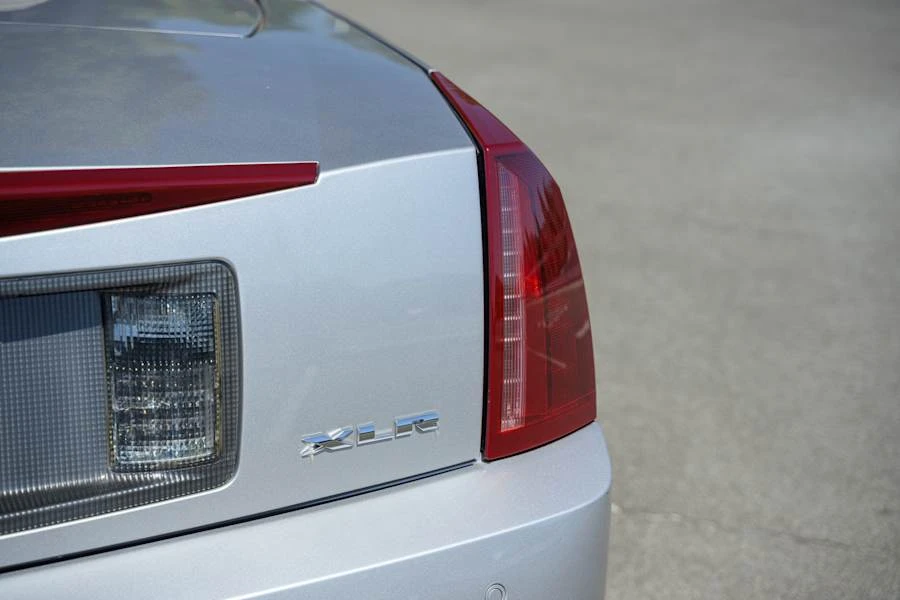 2006 Cadillac XLR-V - Image 8 of 31