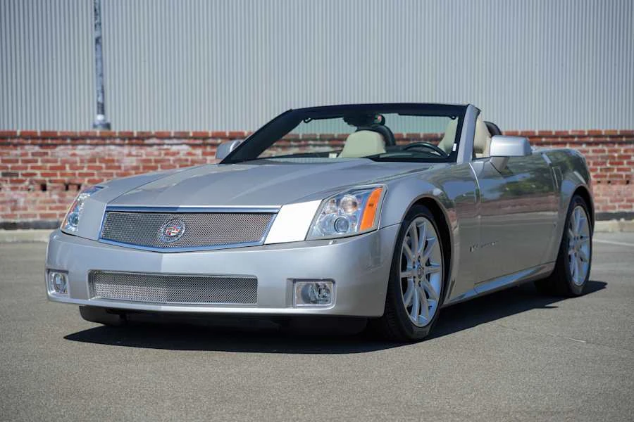 2006 Cadillac XLR-V - Image 18 of 31