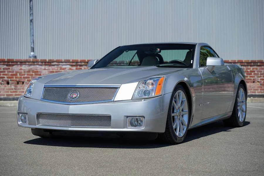 2006 Cadillac XLR-V - Image 17 of 31