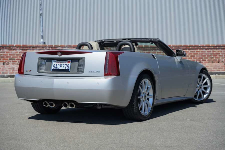 2006 Cadillac XLR-V - Image 3 of 31
