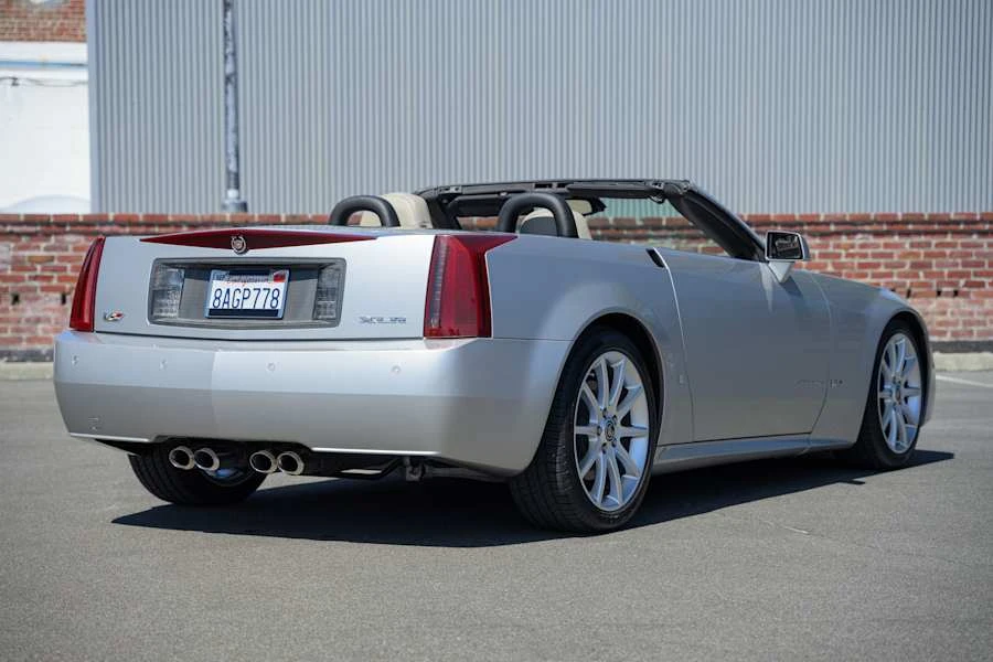 2006 Cadillac XLR-V - Image 12 of 31