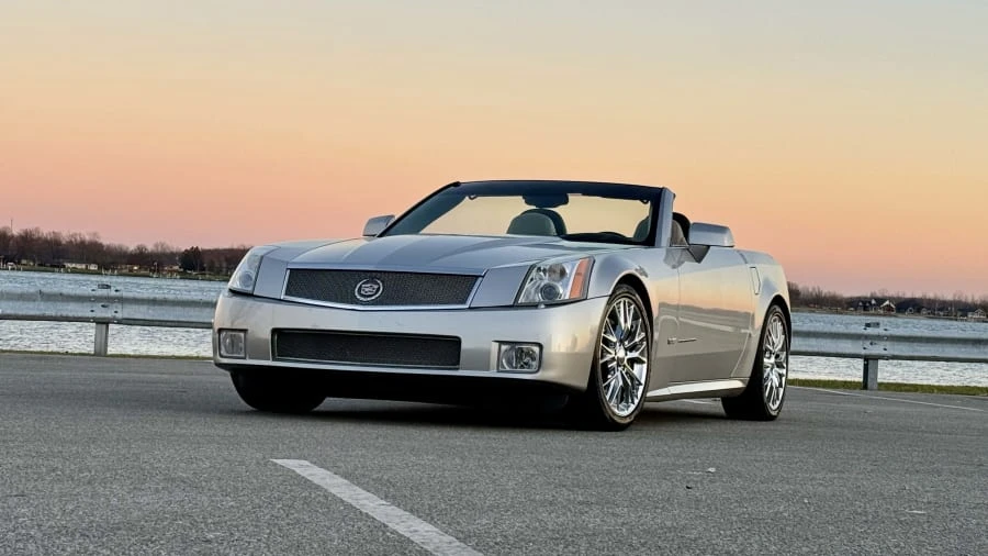 2006 Cadillac XLR-V - Image 4 of 31