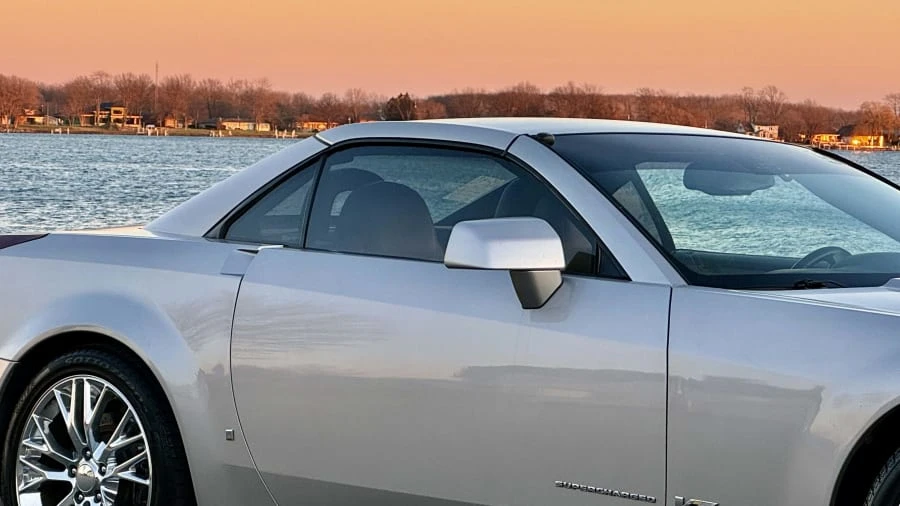 2006 Cadillac XLR-V - Image 15 of 31