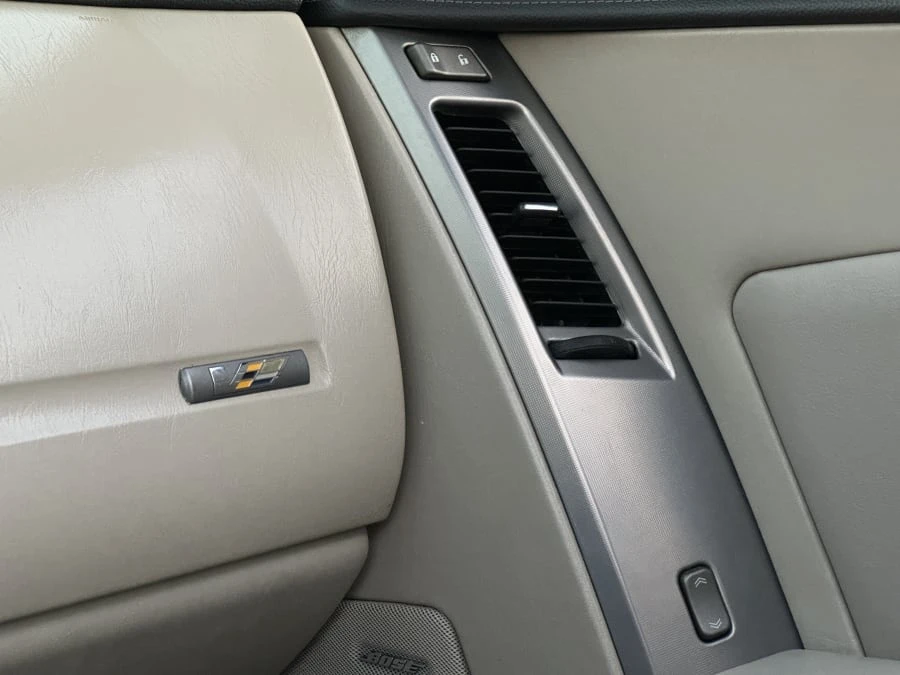 2006 Cadillac XLR-V - Image 26 of 31