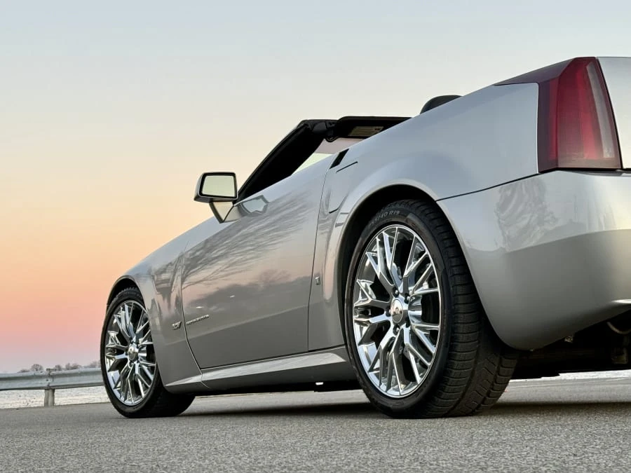 2006 Cadillac XLR-V - Image 13 of 31