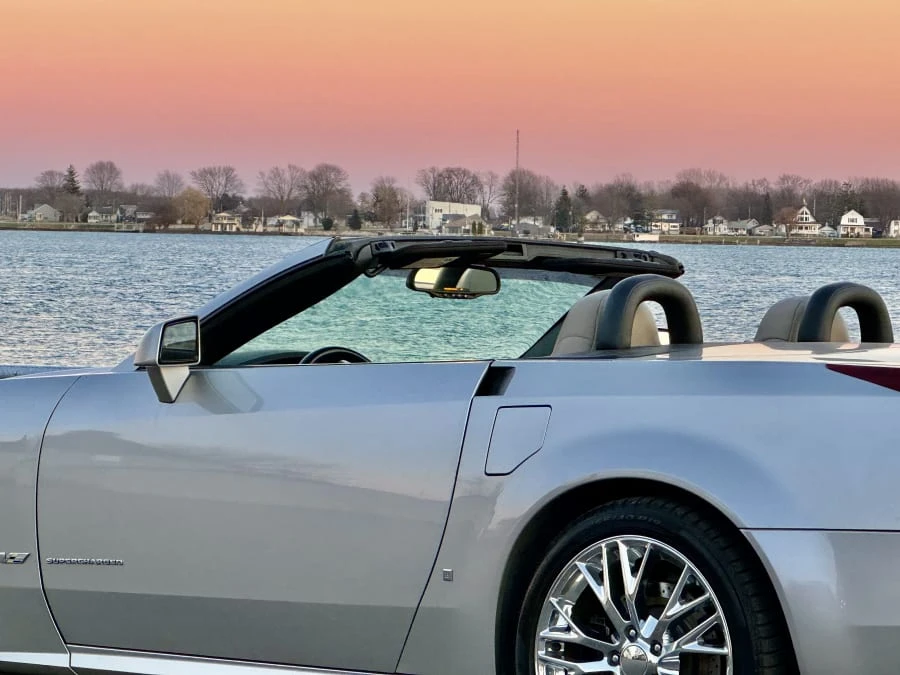 2006 Cadillac XLR-V - Image 17 of 31