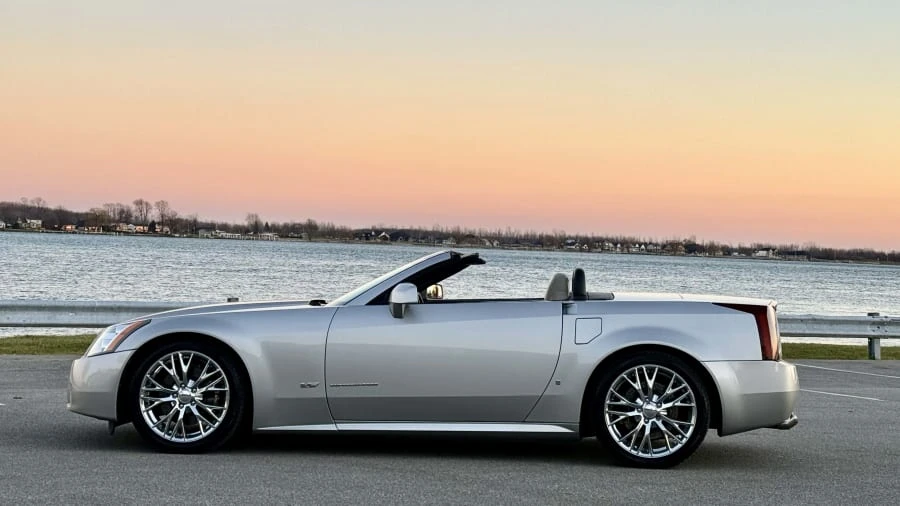 2006 Cadillac XLR-V - Image 8 of 31