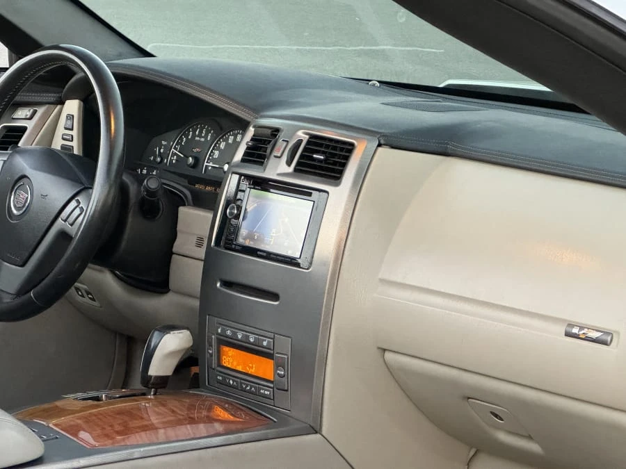 2006 Cadillac XLR-V - Image 25 of 31