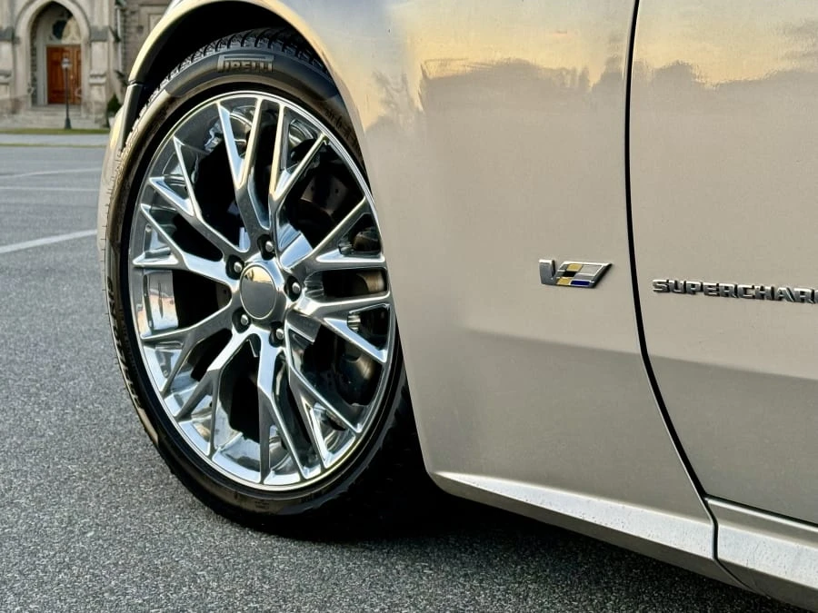 2006 Cadillac XLR-V - Image 18 of 31