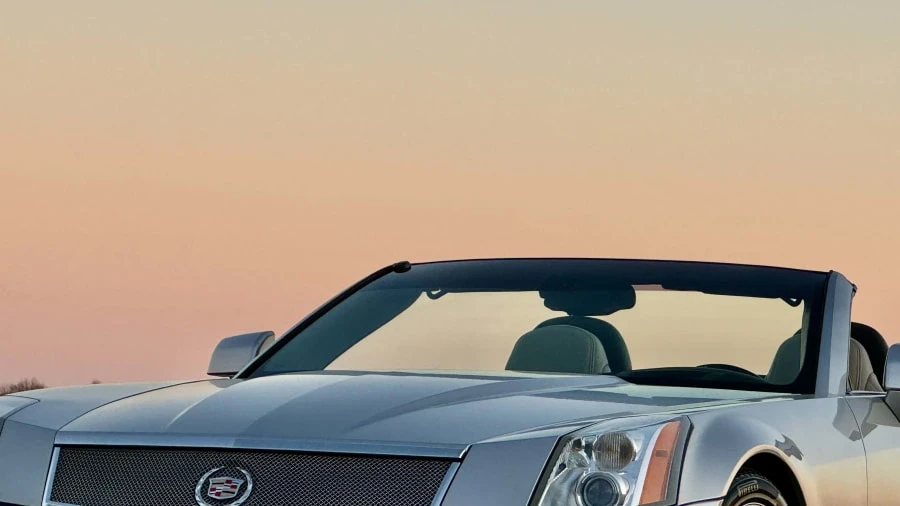2006 Cadillac XLR-V - Image 12 of 31