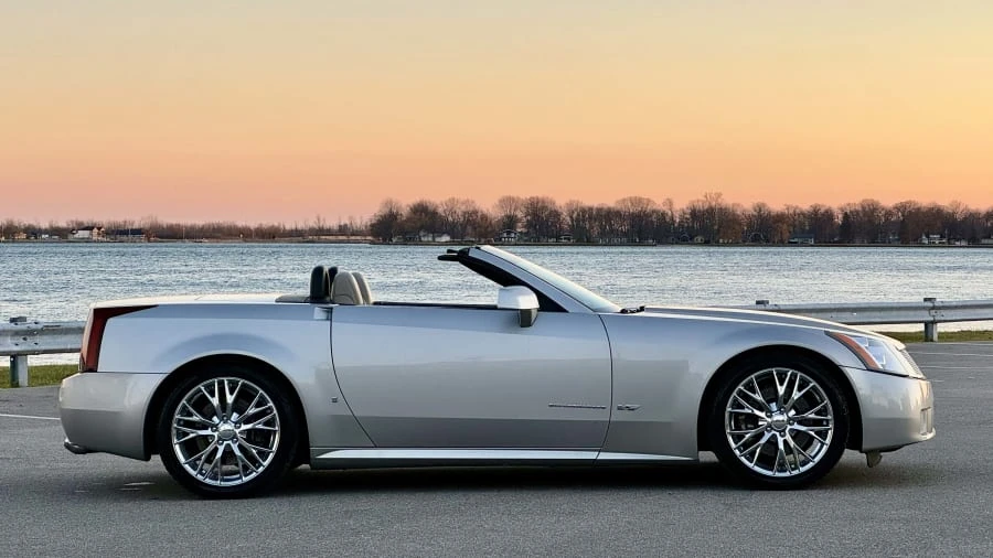 2006 Cadillac XLR-V - Image 9 of 31