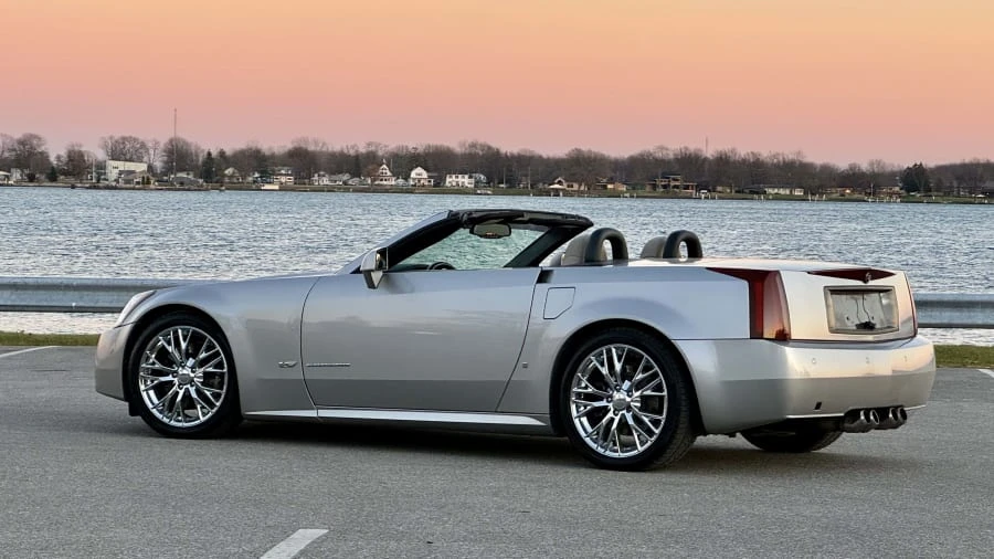 2006 Cadillac XLR-V - Image 10 of 31