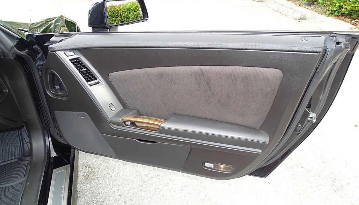 2006 Cadillac XLR-V - Image 29 of 31